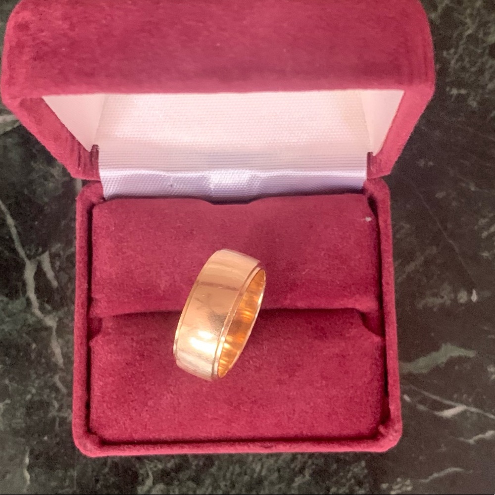Men’s Ring ,14KS Yellow Gold 
Classic Satin Finished Gold Comfort Fit Band (8mm)